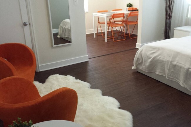 Interior Photo - 411 S Garden Ave