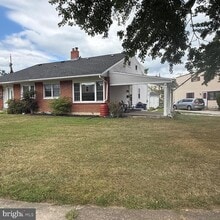 Building Photo - 525 Lee Rd