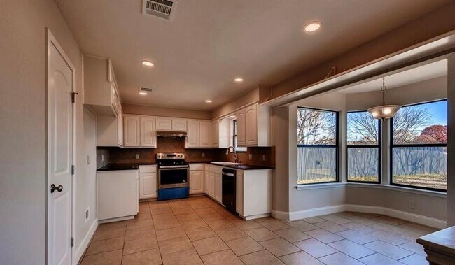 Building Photo - 6620 Patsy Ln