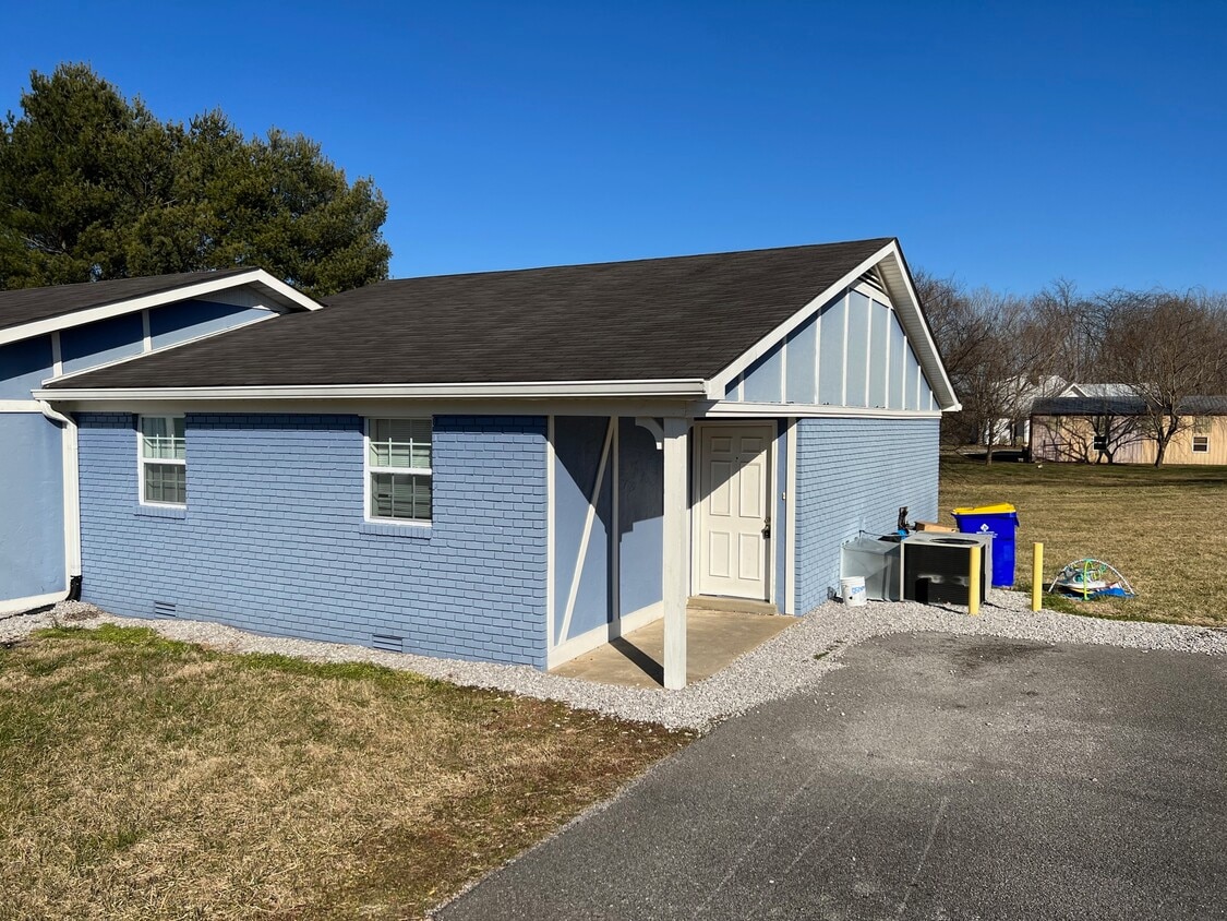 110 Crestview Dr Unit B, Franklin, KY 42134 Apartments in Franklin, KY