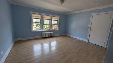 Building Photo - 7416 N Rogers Ave