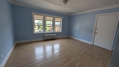 Building Photo - 7416 N Rogers Ave