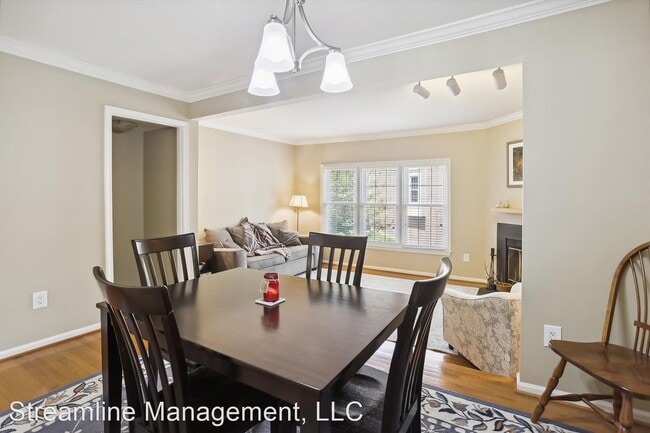 Foto del edificio - 3 br, 3 bath House - 11 Grove Ridge Ct