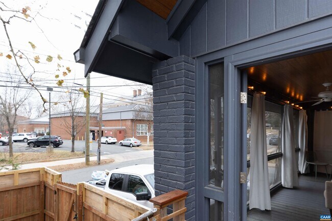 Foto del edificio - 1219 Gordon Ave