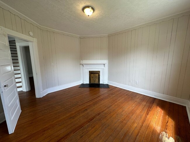 Building Photo - 513 Stuart St