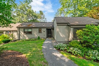 Building Photo - 595 Heritage Vlg