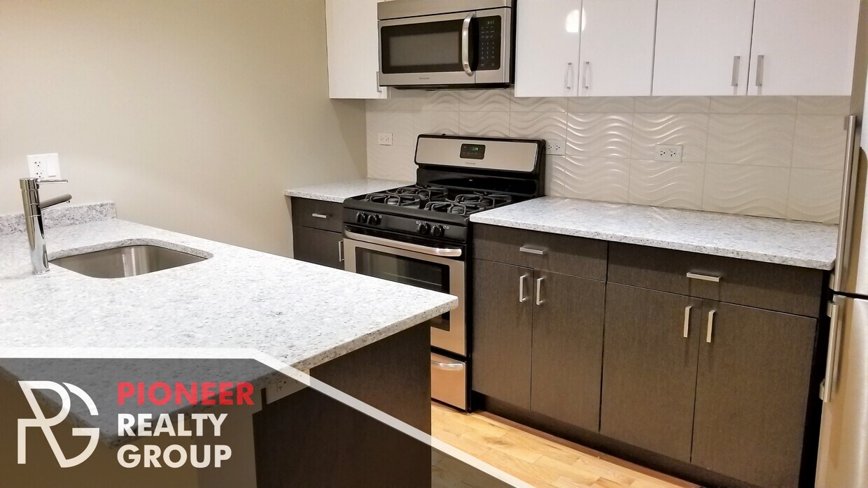 Foto principal - 751 W Buckingham Plz