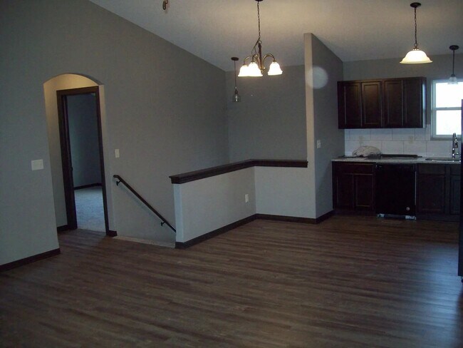 Foto del edificio - 5350 N Cypress Dr