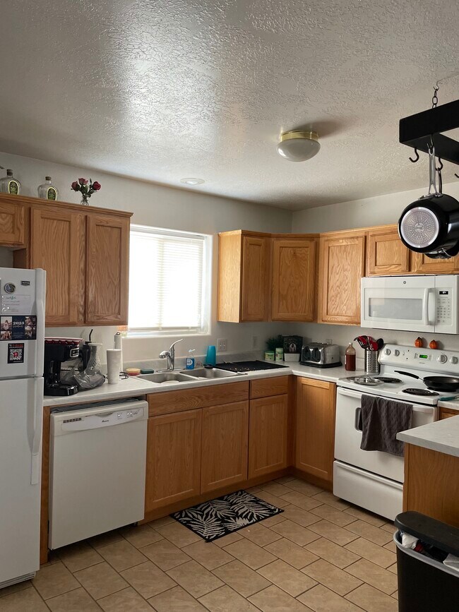 Foto del edificio - 705 W 1225 N