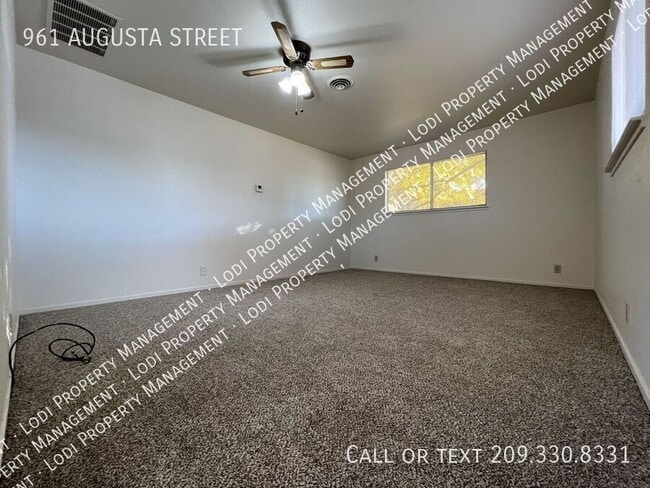 Building Photo - 961 E Augusta St