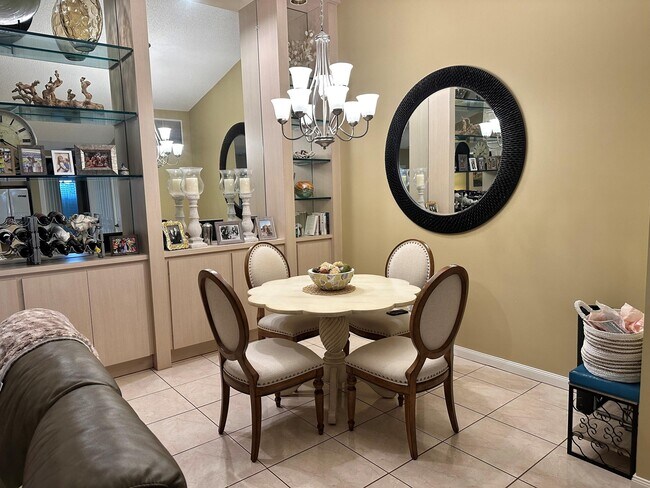 Foto del edificio - 4101 Water Oak Ct