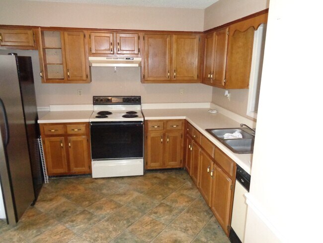 Building Photo - 518 Creekwood Cir S, Southaven, MS