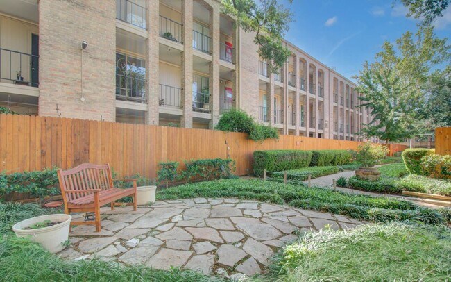 Foto del edificio - 4641 Wild Indigo St