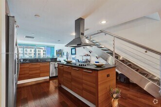 Building Photo - 2950 NE 188th St