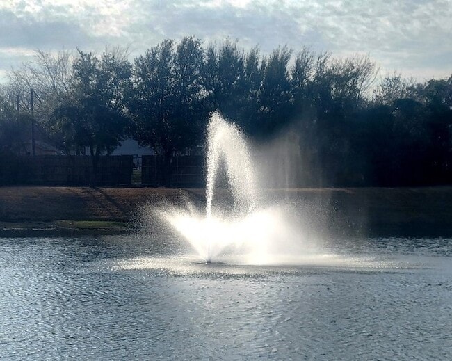 Building Photo - 1319 Periwinkle Dr