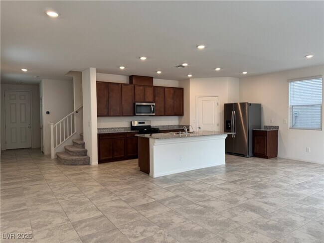 Building Photo - 7006 Sylmar Ave