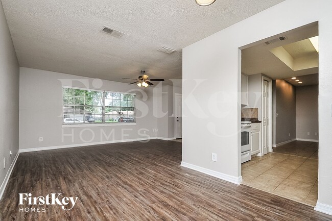 Building Photo - 3503 Cindy Ln