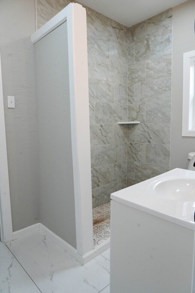 Foto del edificio - 1208 Mancil Ave