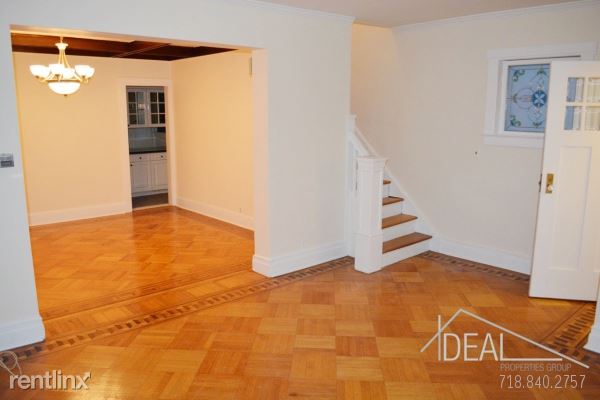 Foto del edificio - 252 E 3rd St