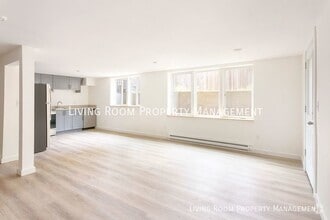 Building Photo - 4208 SE Stark St