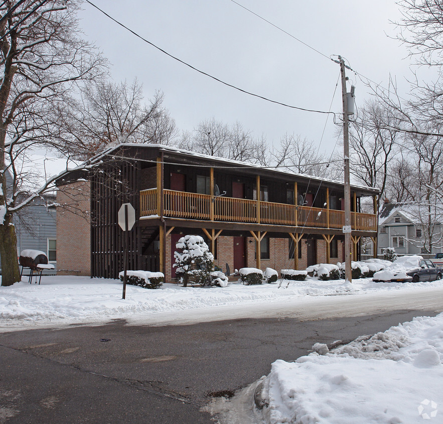 Primary Photo - 77-87 Gale St