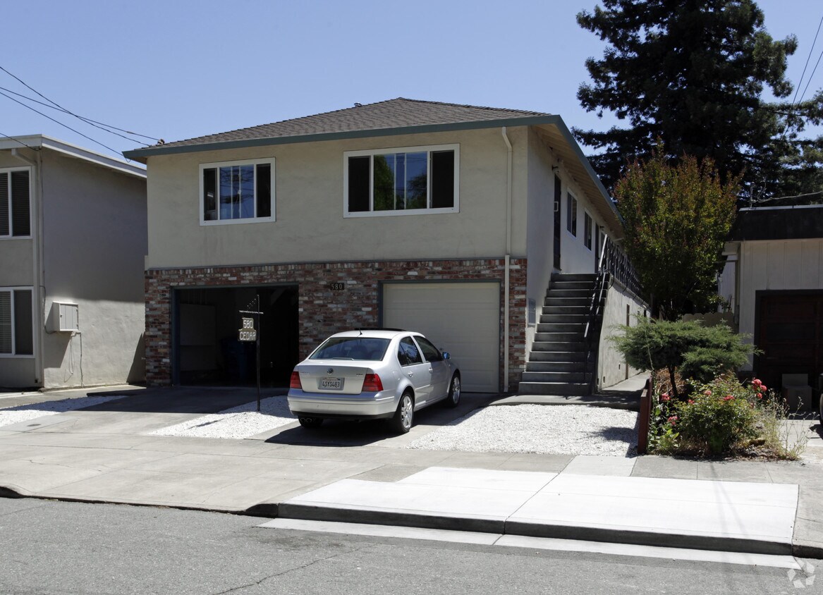 Foto principal - 580 Cedar St
