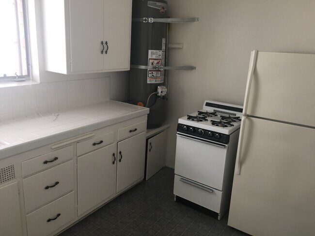 Building Photo - 1218 6th St