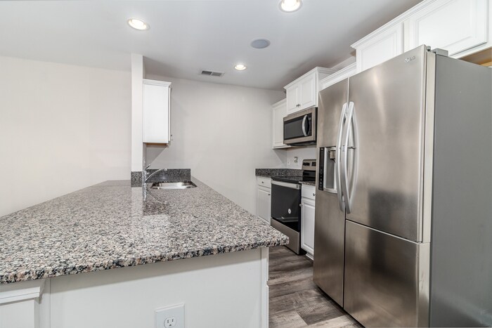 Foto del edificio - 4155 Thimbleberry Dr