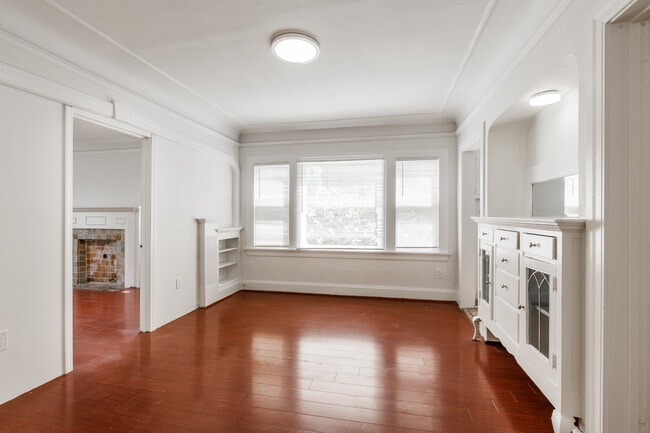 Photo - 1154 W 27th St Apartments