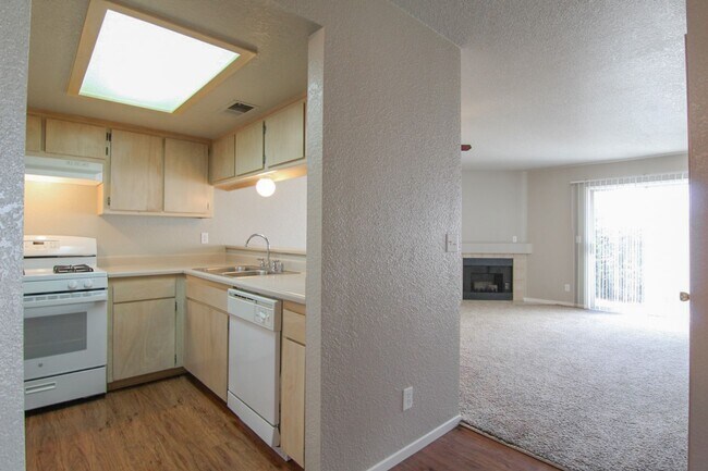 Foto del edificio - 1172 Burton Dr