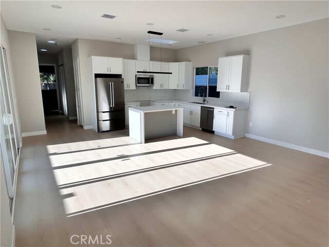 Building Photo - 7404 Hatillo Ave