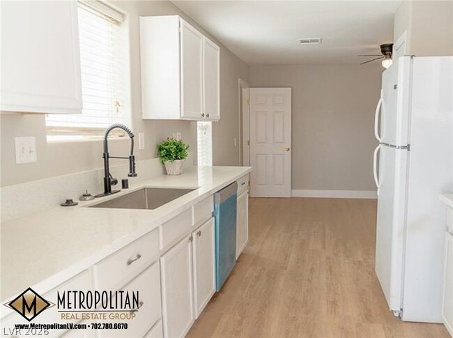 Foto del edificio - 6780 Newby Ln