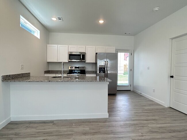 Building Photo - 960 Ventnor Ave