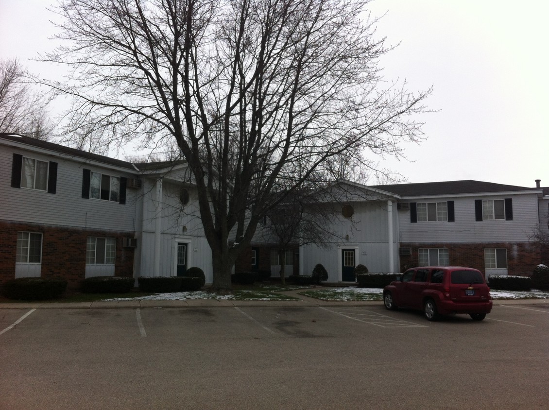 Primary Photo - 341 N State St