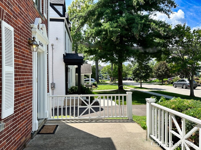 Building Photo - 3434 Ault View Ave