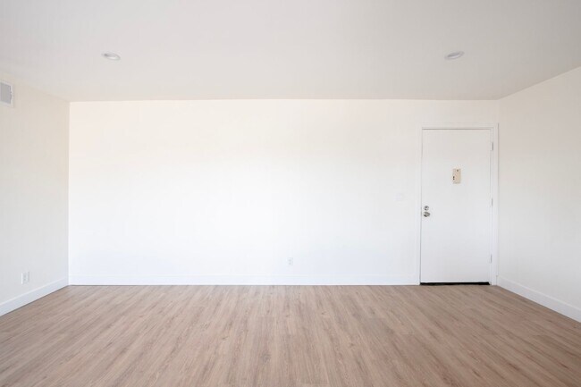 Foto del interior - 5740 Camellia Avenue - Camellia Apartments
