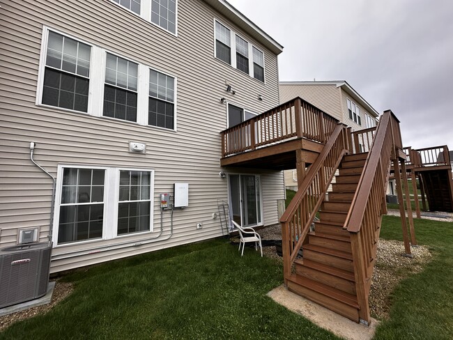 Building Photo - 5 Juniper Trl