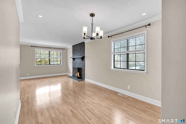 Building Photo - 202 Soundview Ave