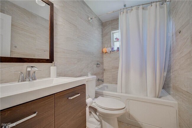 Foto del edificio - 4 br, 1.5 bath House - 9413 SW 51st Pl