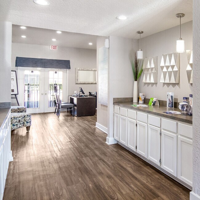 Foto del edificio - Laurel Pointe