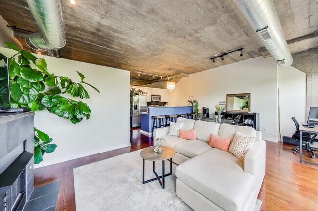 Foto del edificio - 1151 W 14th Pl