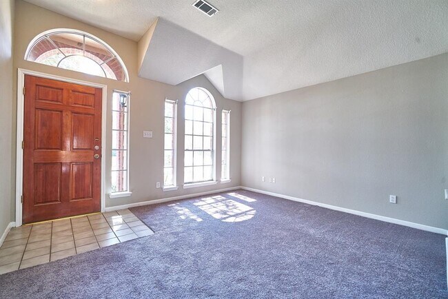 Foto del edificio - 13410 Ryan Landing Dr