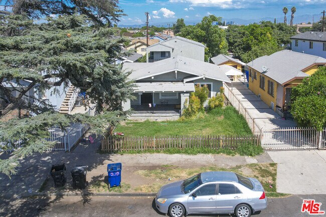 Building Photo - 231 E 85th St