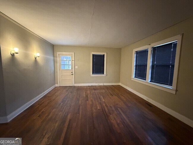 Foto del edificio - 2353 Shelby St