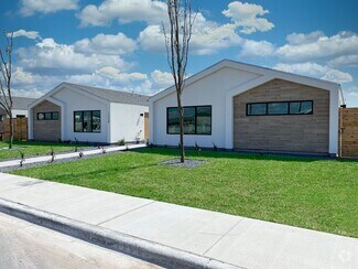 Building Photo - 1320 E Iris Ave