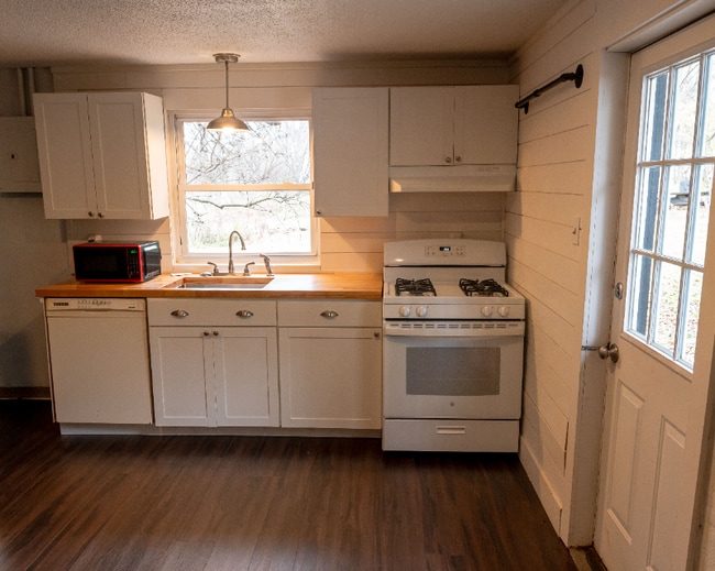 Foto del edificio - 1631 S Huntington Dr