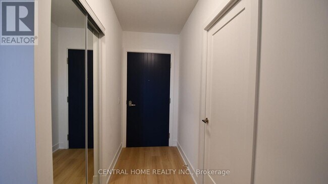 Photo du bâtiment - 2545-2545 Simcoe St N