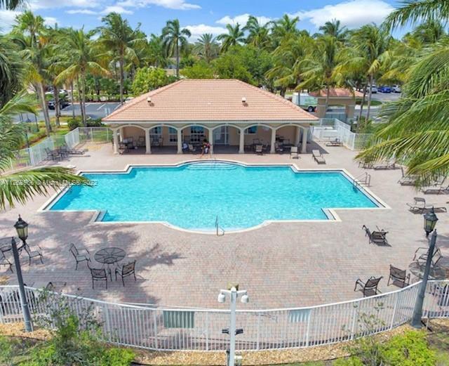 Foto del edificio - 8344 SW 27th St