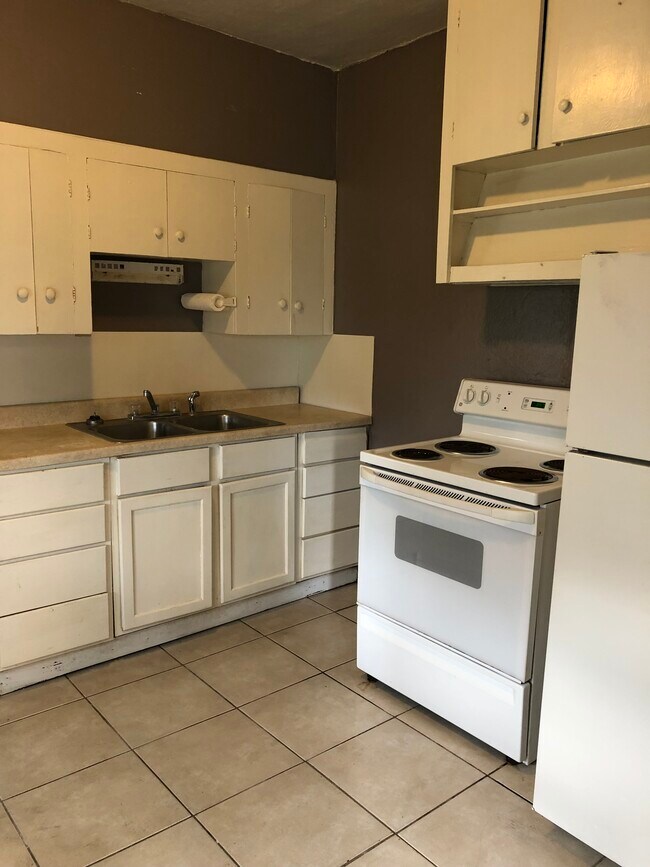 Foto del edificio - 605 W Yoakum Ave