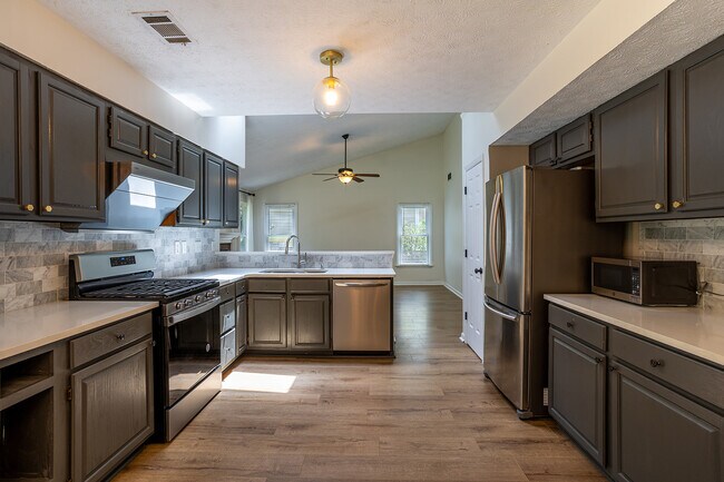 Foto del edificio - 11345 Frazier Fir Ln